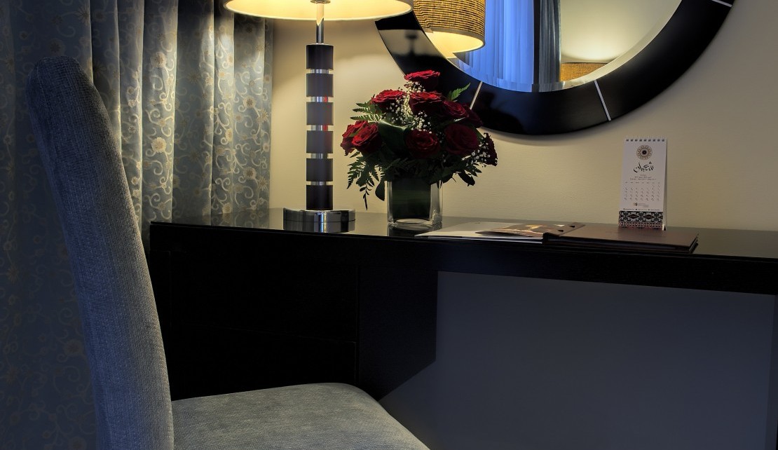 Side Desk